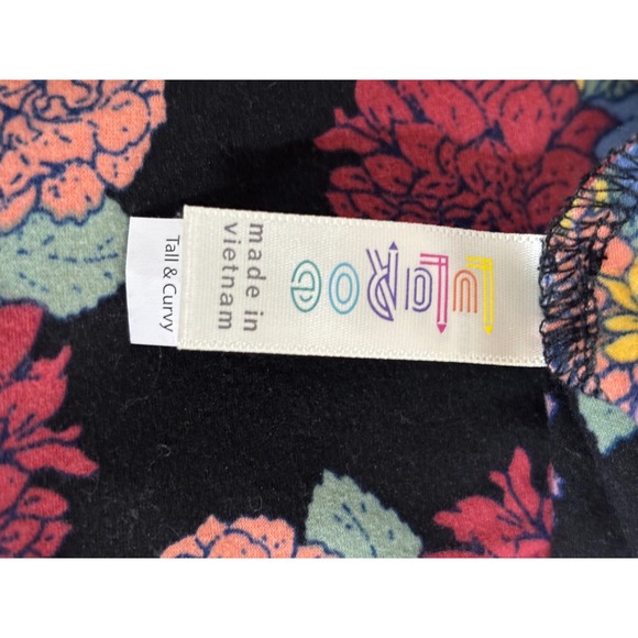 3 pair bundle Lularoe Tall Curvy Leggings Floral Print Green Black Red Womens - Picture 5 of 5